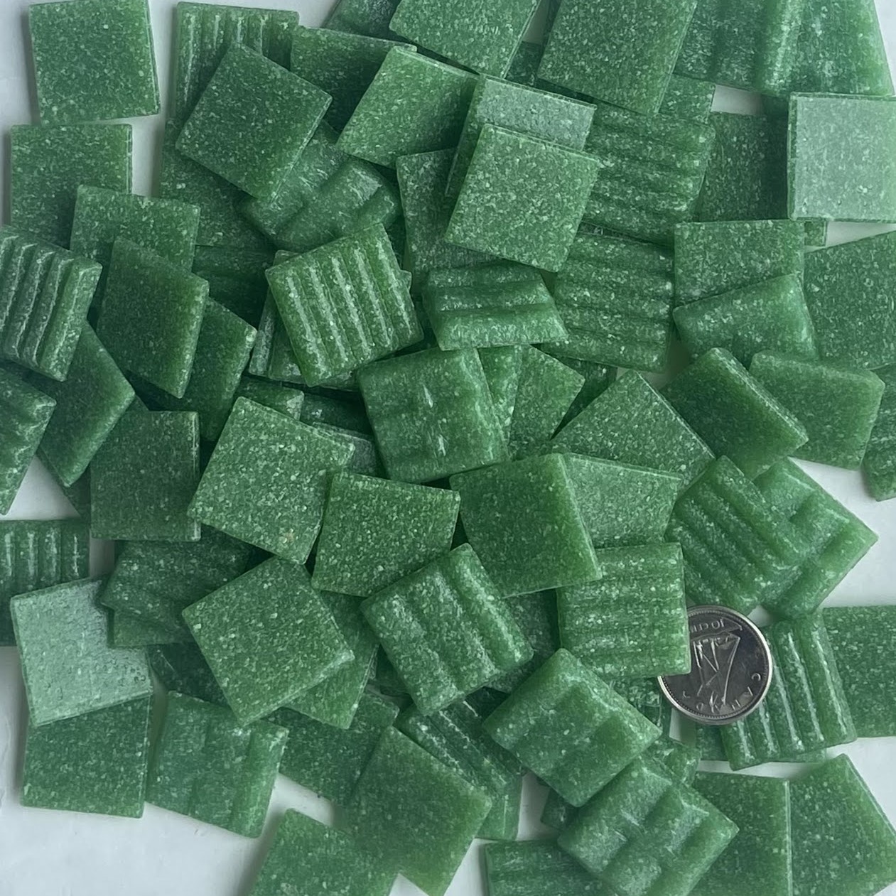 VITREOUS SOLID 20mm GRASS A23