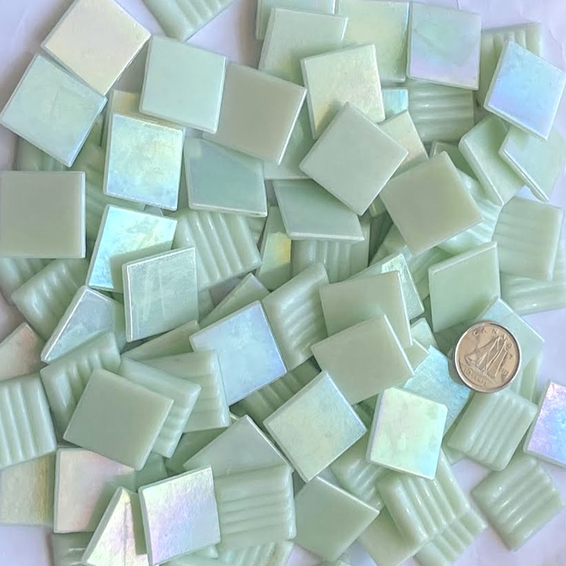 VITREOUS 20mm IRIDESCENT OCEAN W22