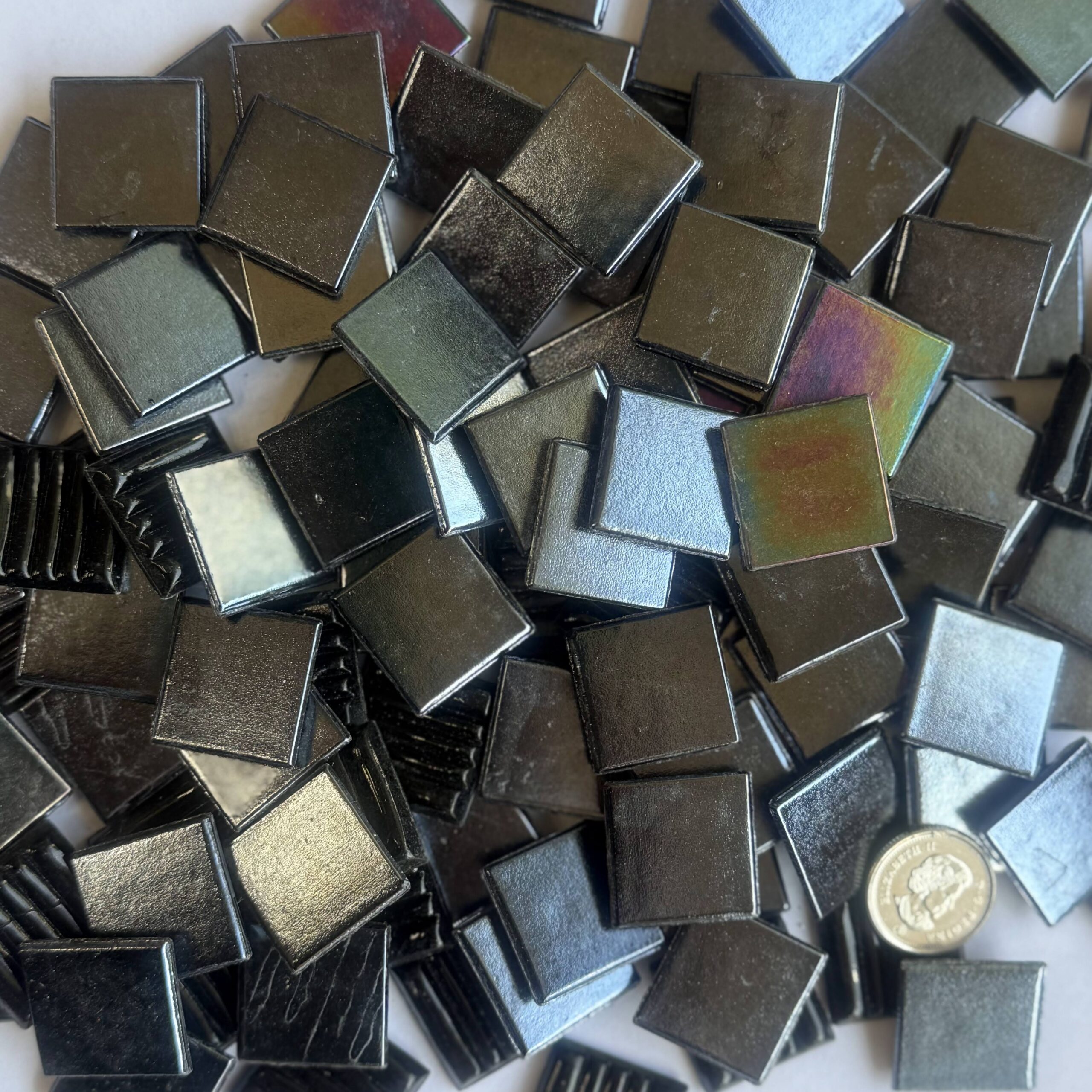 VITREOUS 20mm IRIDESCENT EBONY WB48