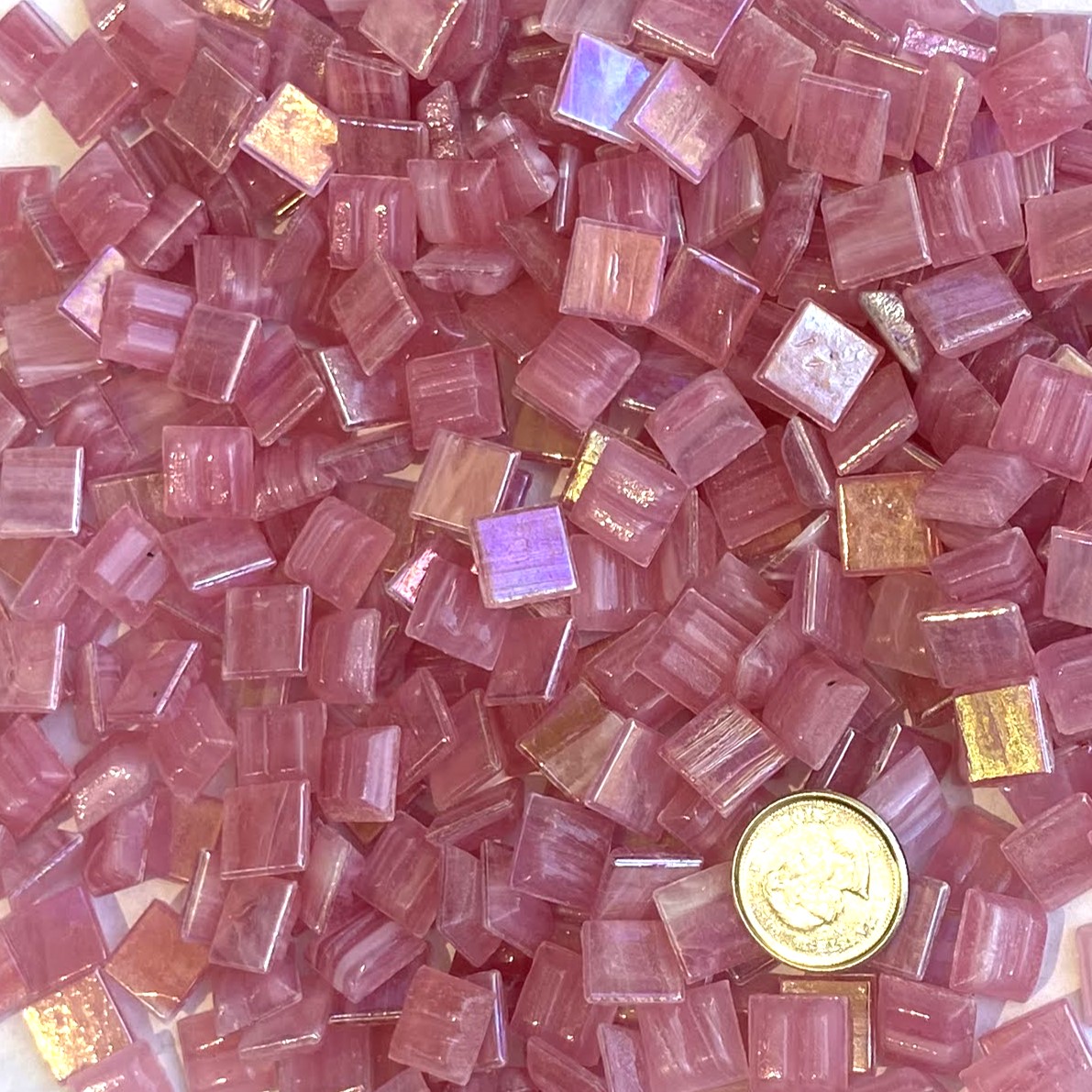 VITREOUS 10mm IRIDESCENT FUCHSIA W89