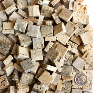 MARBLE BEIGE TRAVERTINE 15x15x6mm.